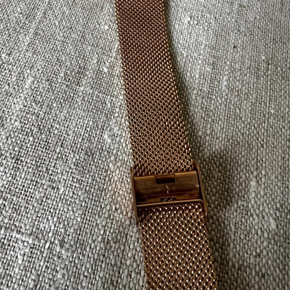 Klarf Minimalist Rose Gold Watch - Picture 2 of 8